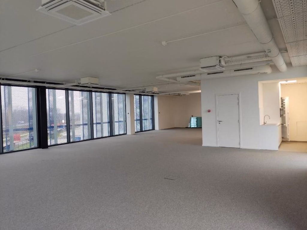 TE HUUR INDUSTRIEEL GEBOUW GROBBENDONK