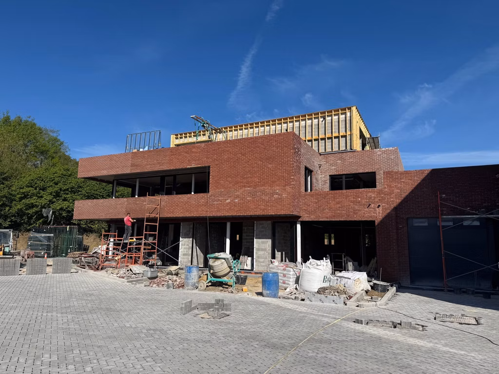 A LOUER - CHAUMONT-GISTOUX - BUREAUX NEUFS