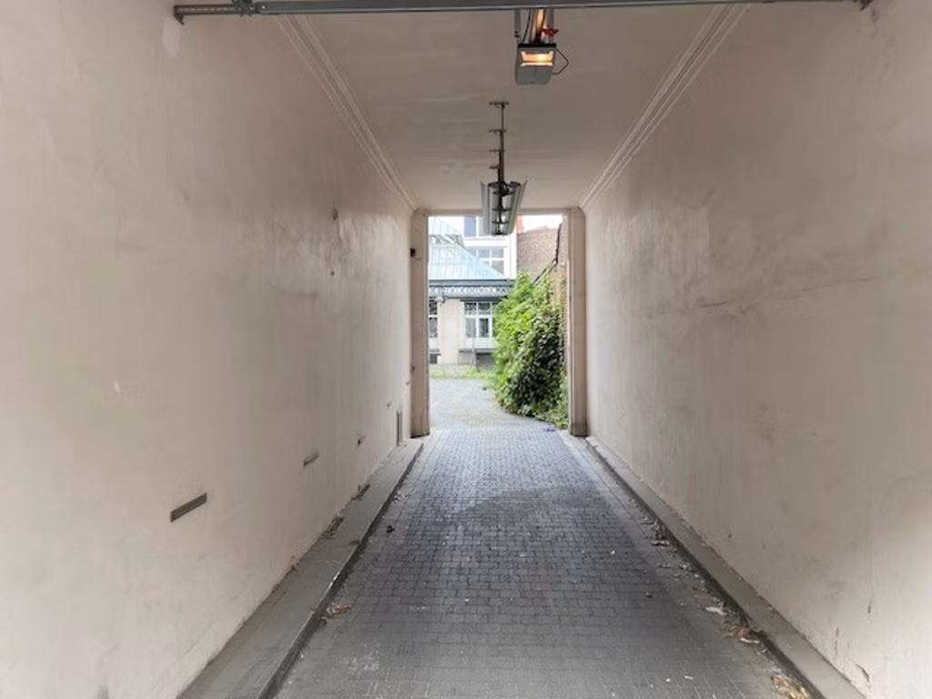 À LOUER – Bureaux & espaces polyvalents à Anderlecht (Poincaré 61)