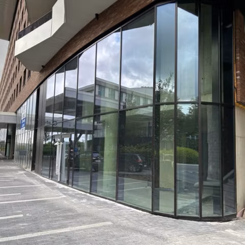 Commercial groundfloor for rent <br> Auderghem