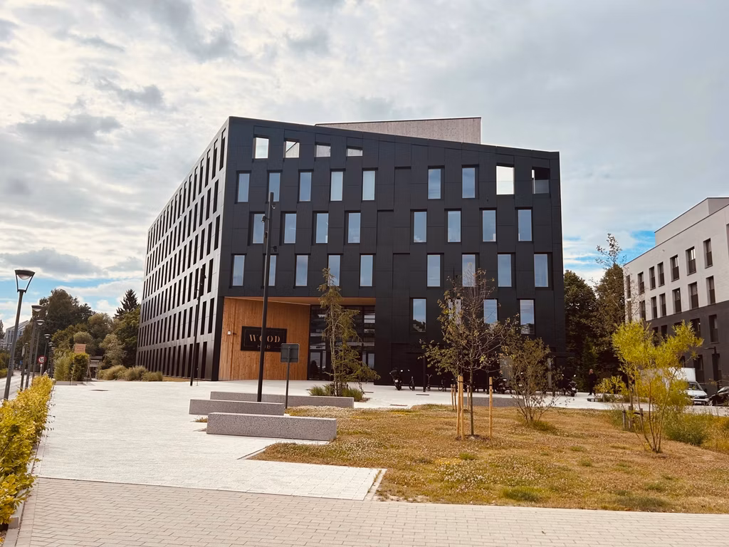 Bureaux à louer dans un bâtiment innovant aux performances énergétiques exceptionnelles.