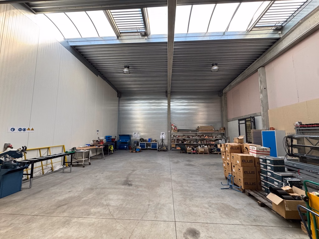 FOR RENT - Villers-le-Bouillet - Warehouse + offices