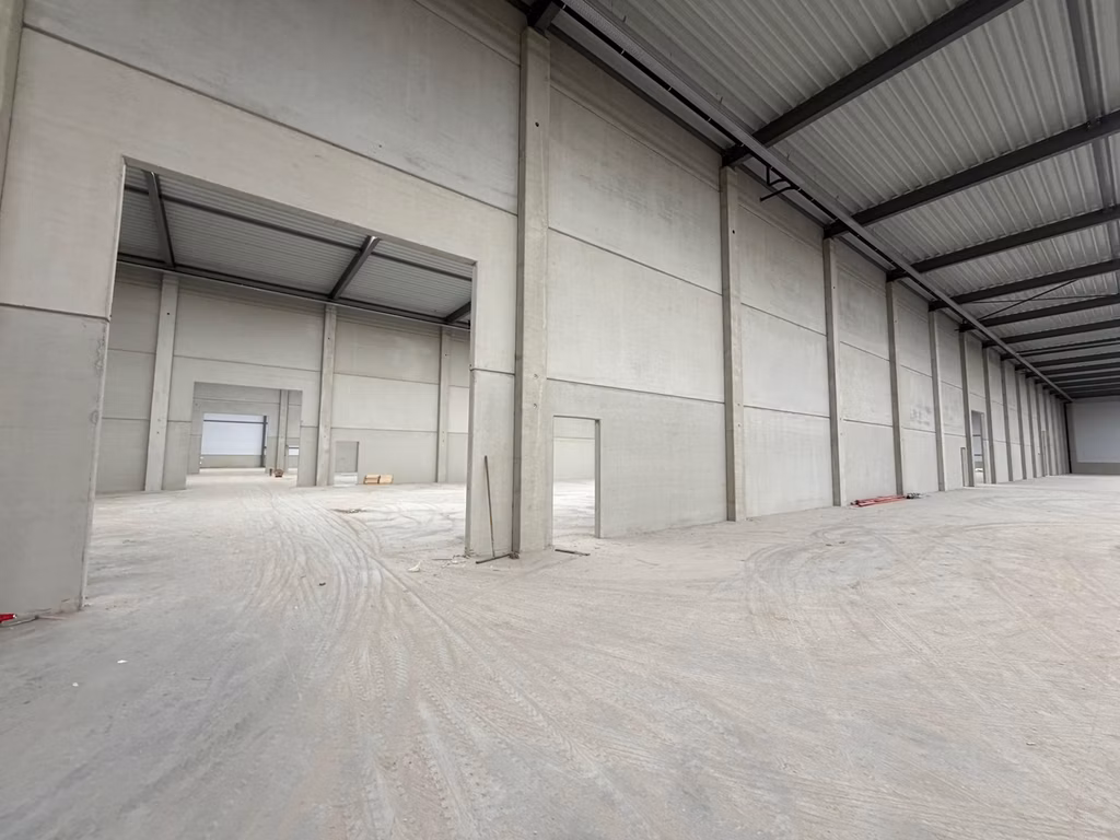 À LOUER ENTREPÔT NEUF ET BUREAUX MALINES