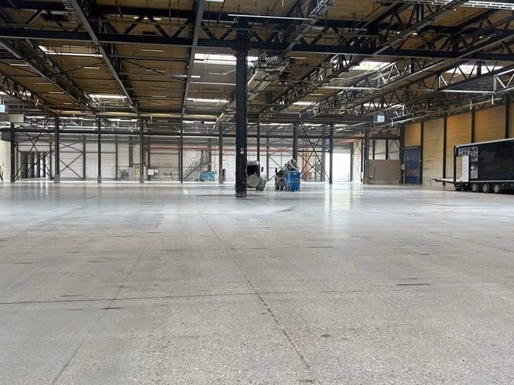 ENTREPÔT À LOUER A GENK