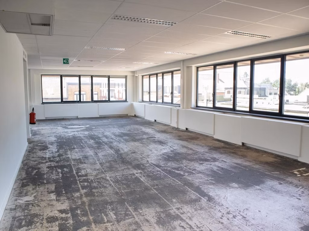 TE KOOP - KANTOREN - SINT PIETERS LEEUW