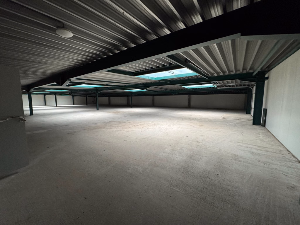 TE KOOP - Aarlen (Weyler) - Semi-industrieel gebouw