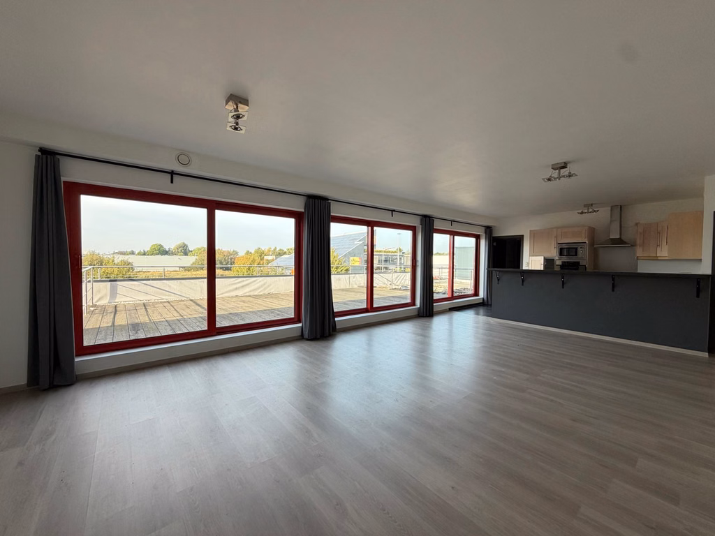 FOR SALE WAREHOUSE WITH SHOWROOM IN DUFFEL