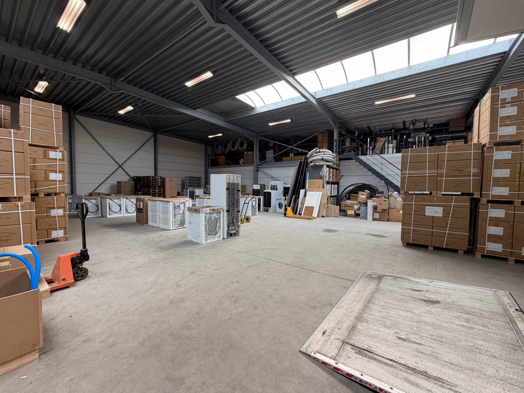 FOR SALE WAREHOUSE WITH SHOWROOM IN DUFFEL