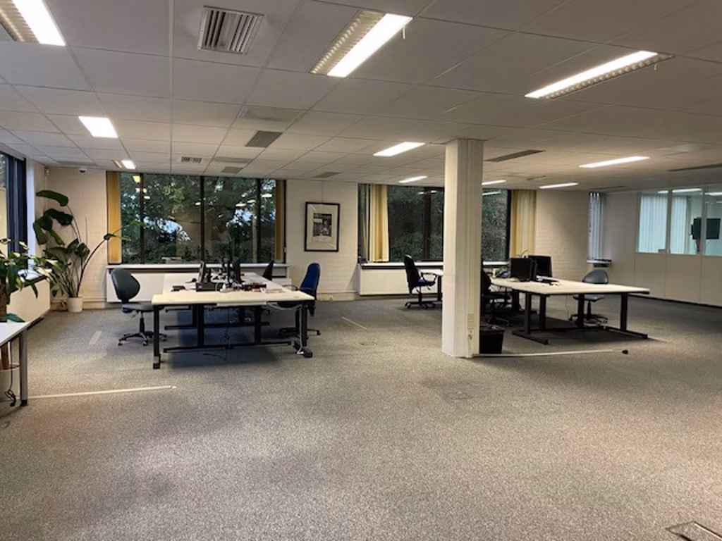 IMMEUBLE DE BUREAUX + ENTREPOT - A LOUER - ZAVENTEM