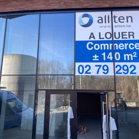 Commercieel gelijkvloers te huur <br> Auderghem