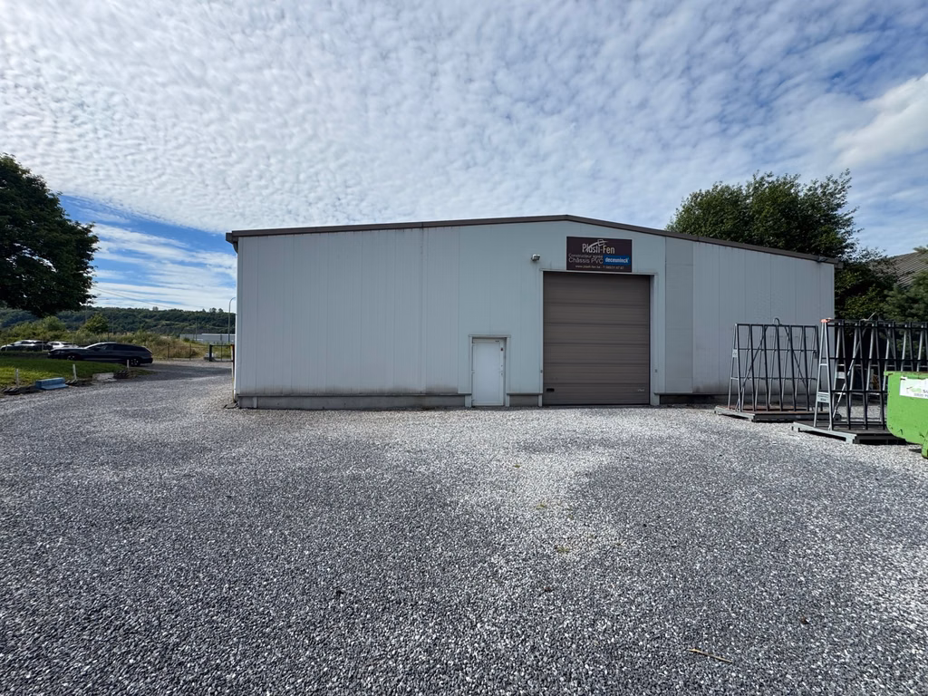 A VENDRE - Immeuble semi-industriel - Engis