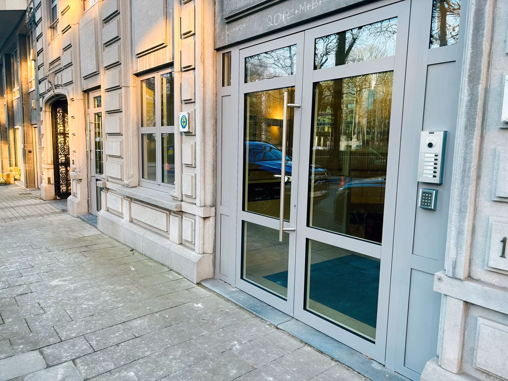 Bureaux avec cour a louer 