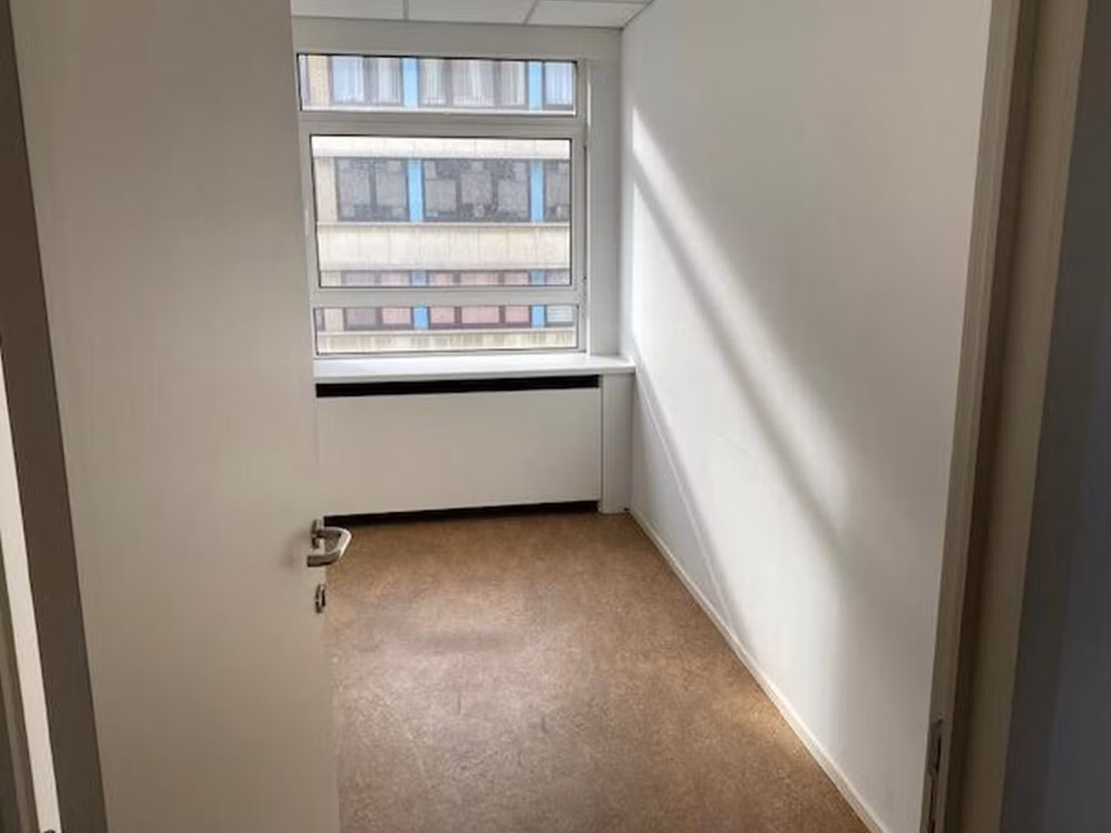 TE HUUR - KANTOREN - SCHAERBEEK