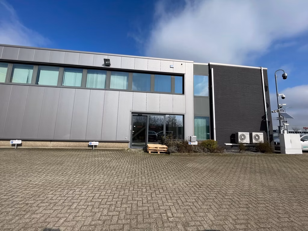 NERINGENWEG 44 Total