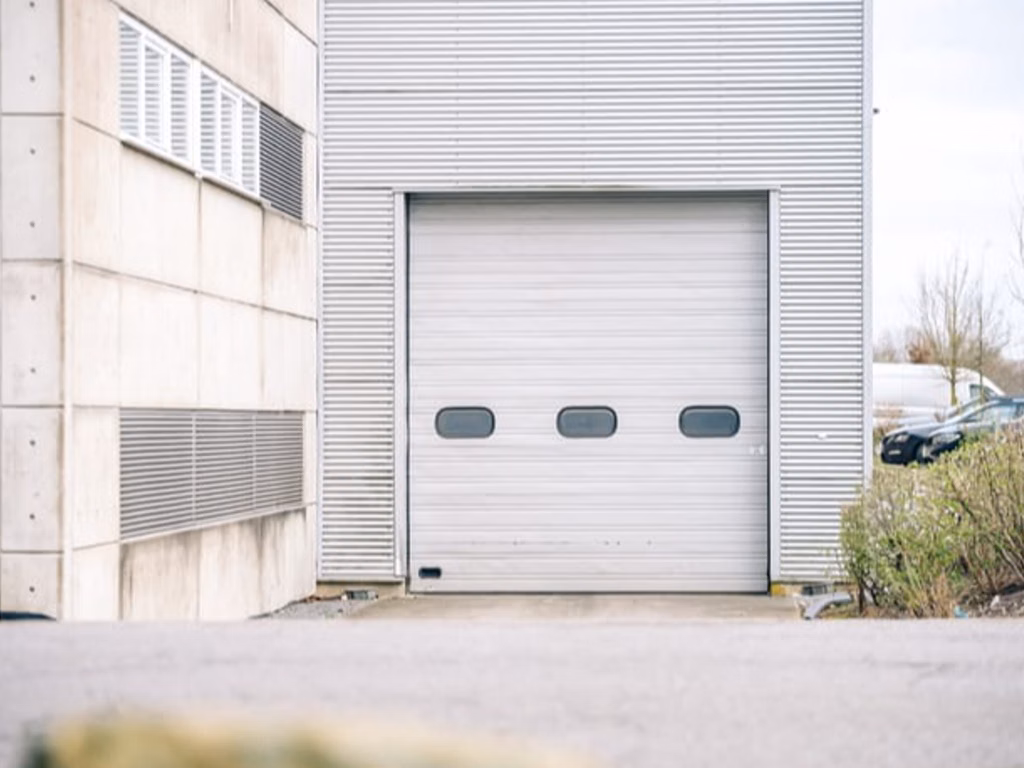 A LOUER - ENTREPOT + BUREAUX - WAVRE