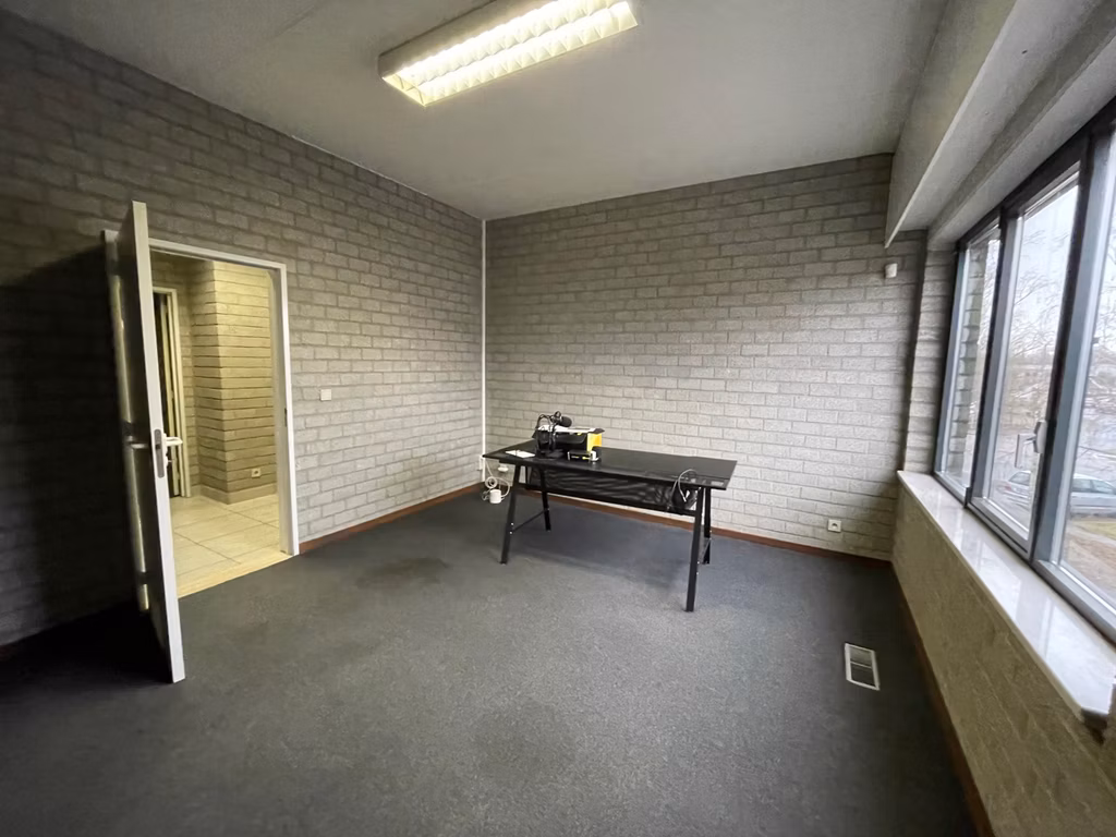 ZANDVOORTSTRAAT 10 - KANTOREN