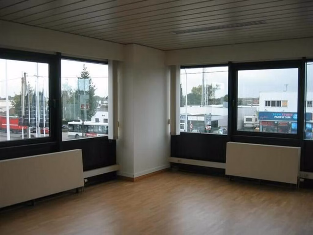Bureau à louer <br> Sint-Pieters-Leeuw