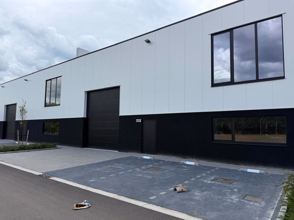 A VENDRE  NOUVELLE CONSTRUCTION D'UNITES PME A HEIST-OP-DEN-BERG 