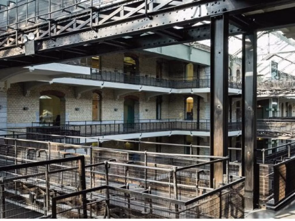 PORT 86C - TOUR & TAXIS - B - 352/0142