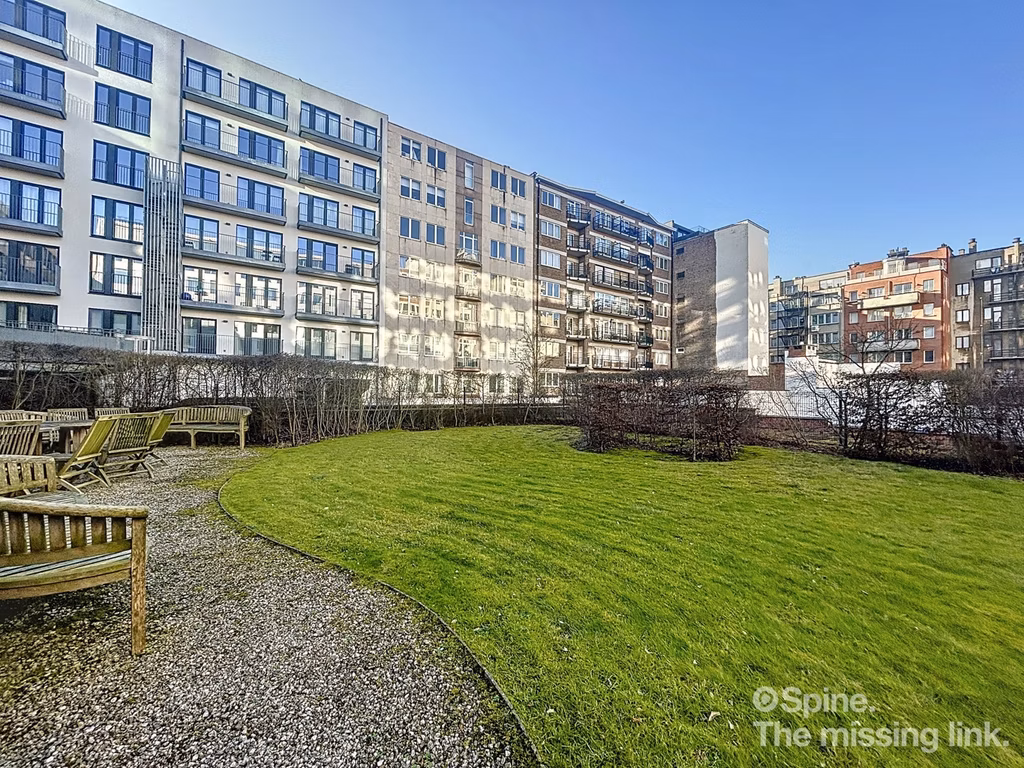 LOUISE 143 E-LITE - B - 352/1300