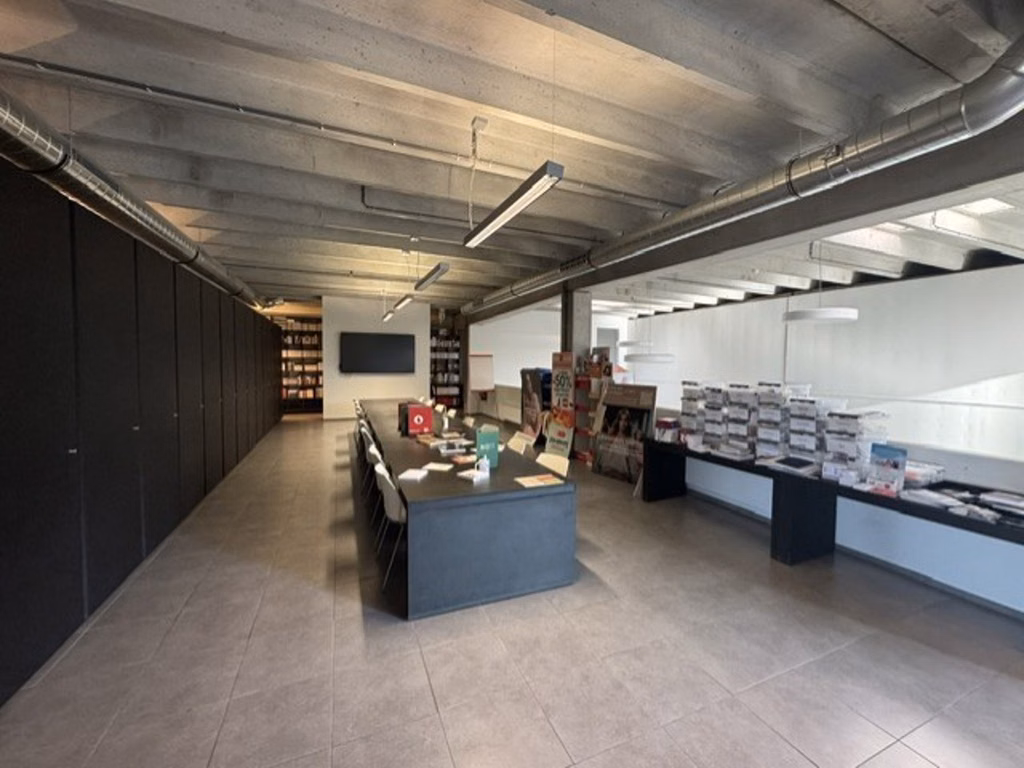 A VENDRE - BATIMENT POLYVALENT - NIVELLES