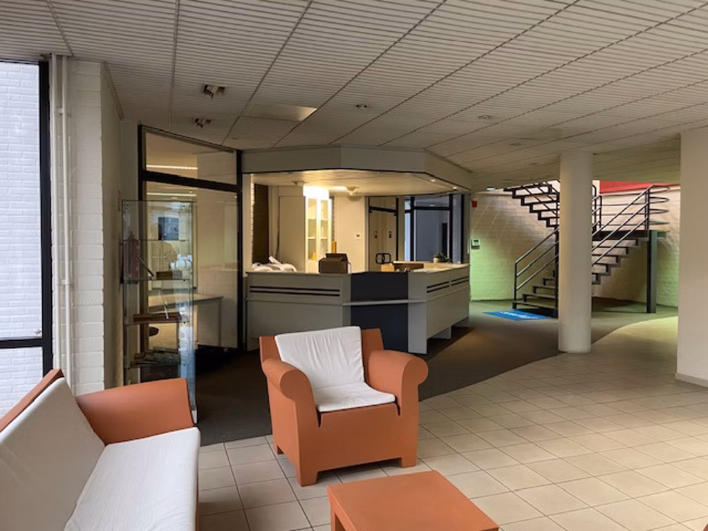 IMMEUBLE DE BUREAUX + ENTREPOT - A LOUER - ZAVENTEM