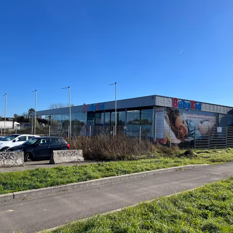 Polyvalent building for rent <br> Namur