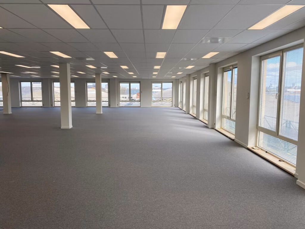 A LOUER - BUREAUX - DROGENBOS