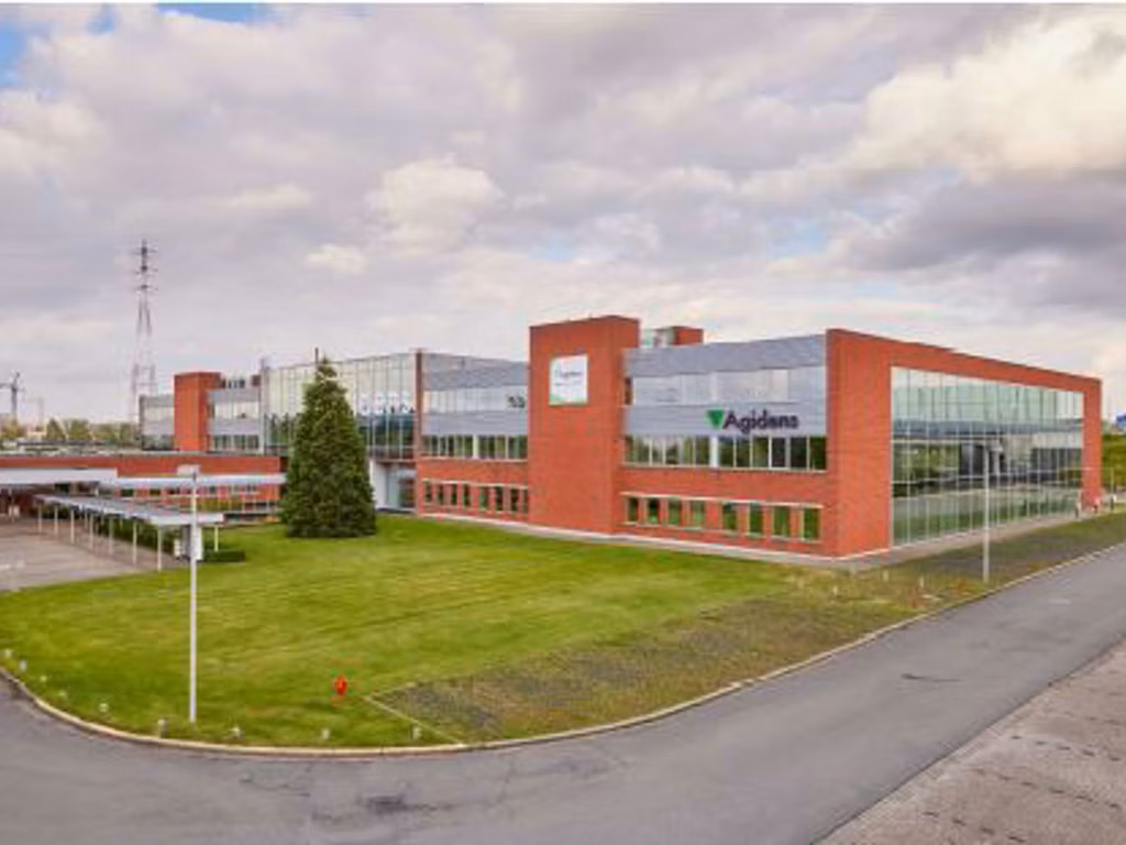 TE HUUR KANTOORGEBOUW IN ZWIJNDRECHT