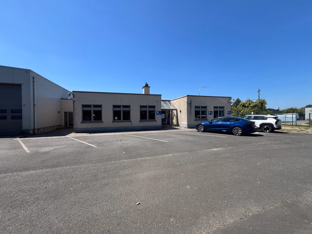 A VENDRE - P.A.E Soignies Guelenne - Immeuble semi-industriel