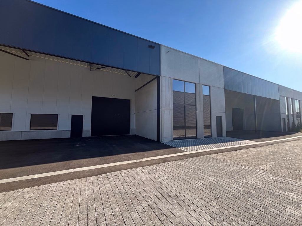 338 m² newly built business unit for sale in Puurs-Sint-Amands | A12
