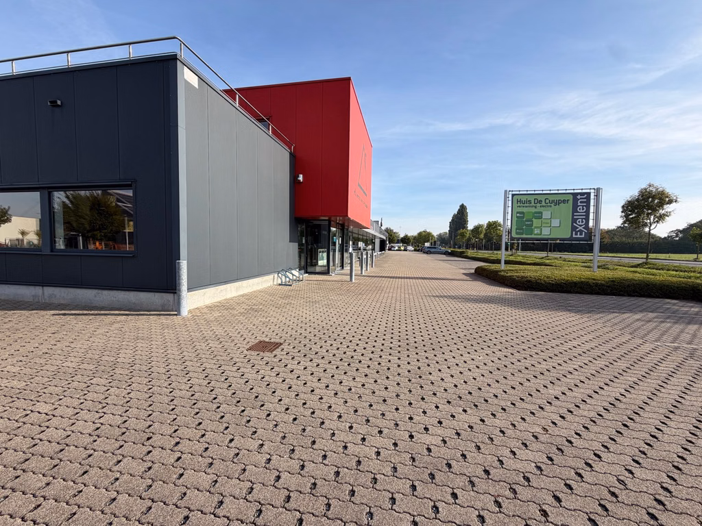 FOR SALE WAREHOUSE WITH SHOWROOM IN DUFFEL