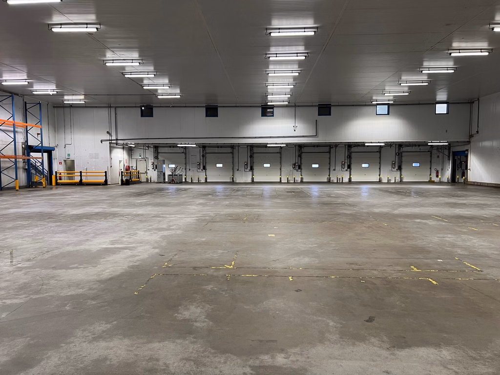 A VENDRE - P.A.E Courcelles - Entrepôt logistique