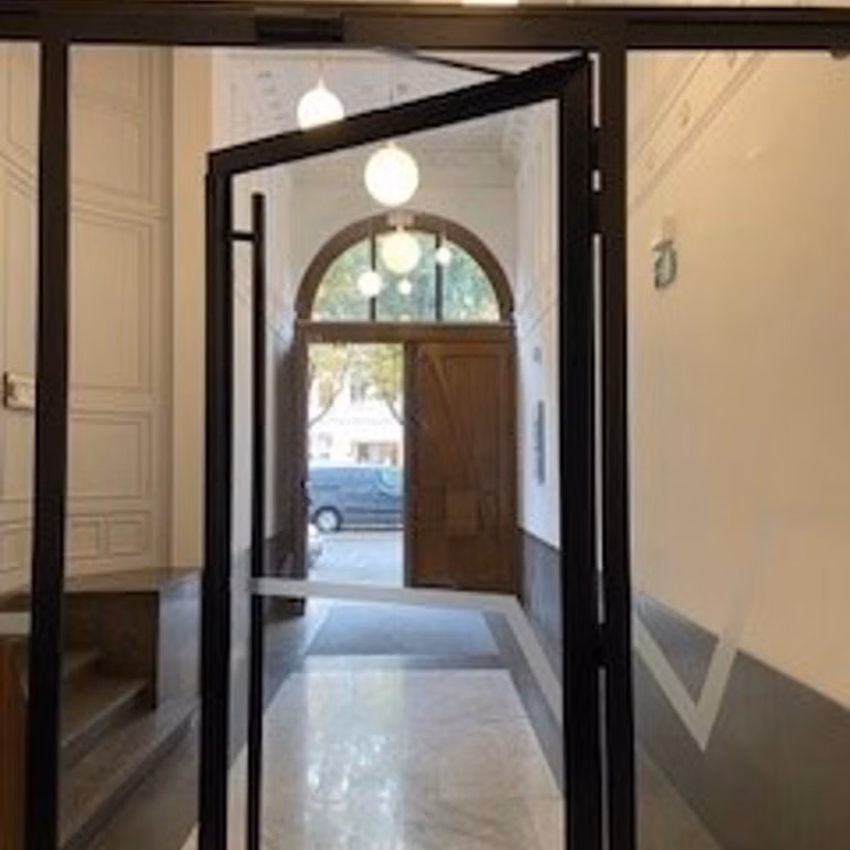 TO LET - OFFICES - LOUISE DISTRICT