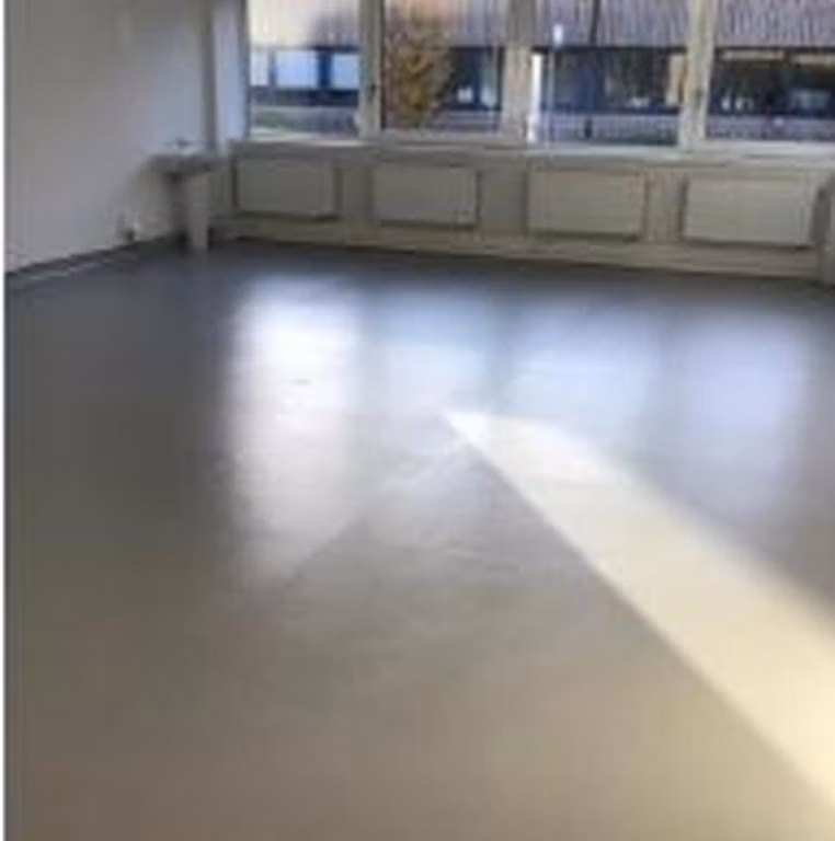 A LOUER - LOUVAIN-LA-NEUVE - BUREAUX + POLYVALENT