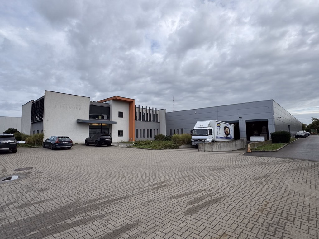 A LOUER - ENTREPOT + BUREAUX - WAVRE