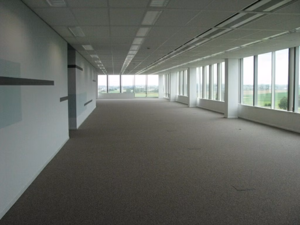 A LOUER - BUREAUX - EVERE