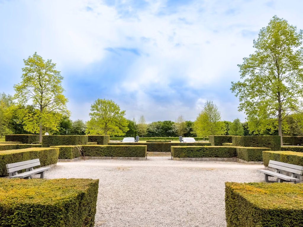 Bureaux entièrement rénovés + Prix compétitifs !!! Appelez-nous