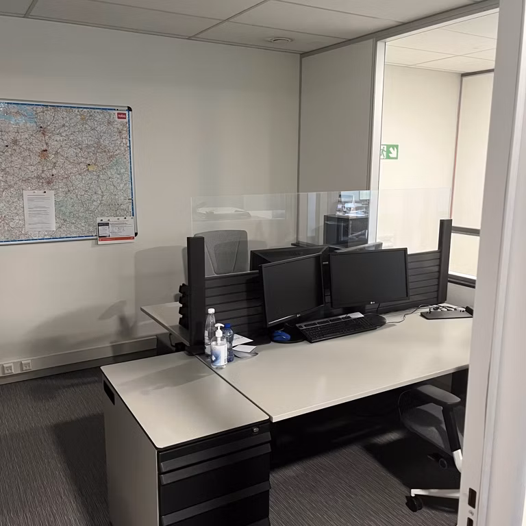 À LOUER ENTREPÔT + BUREAUX KONTICH