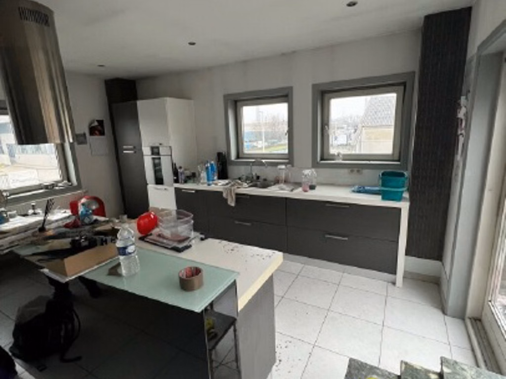 A VENDRE - P.A.E Tournai Ouest 1 - Immeuble industriel