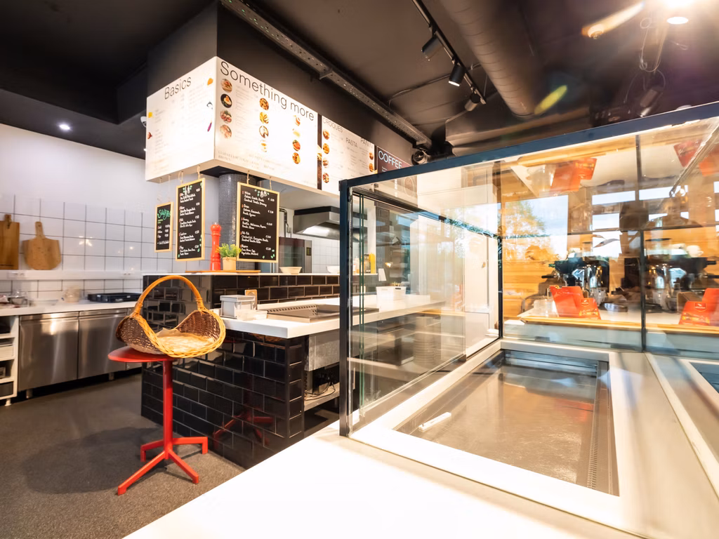 Bureaux entièrement rénovés + Prix compétitifs !!! Appelez-nous