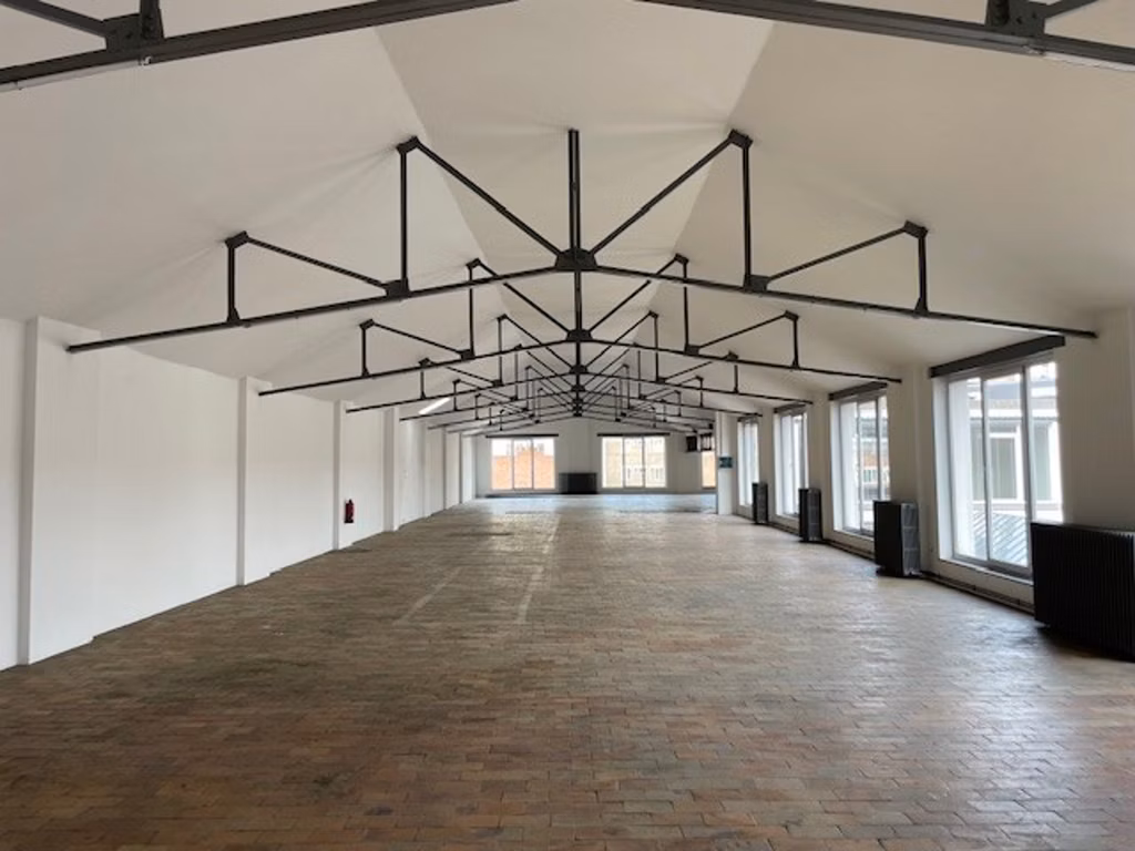 À LOUER – Bureaux & espaces polyvalents à Anderlecht (Poincaré 61)