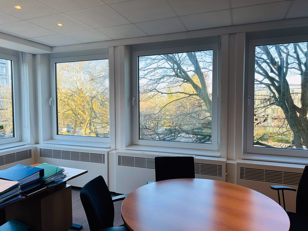 PLATEAU 3EME ETAGE / DROITE