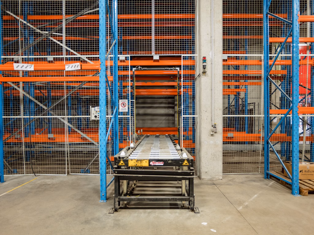 A VENDRE BATIMENT COMMERCIAL ZWIJNDRECHT