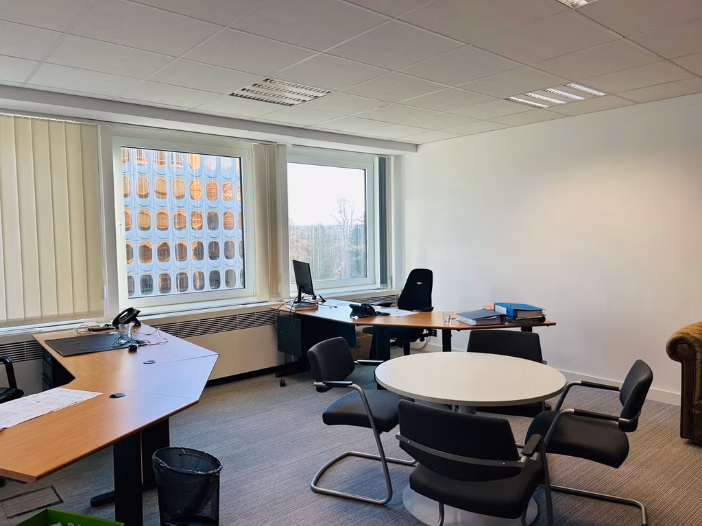 PLATEAU 3EME ETAGE / DROITE