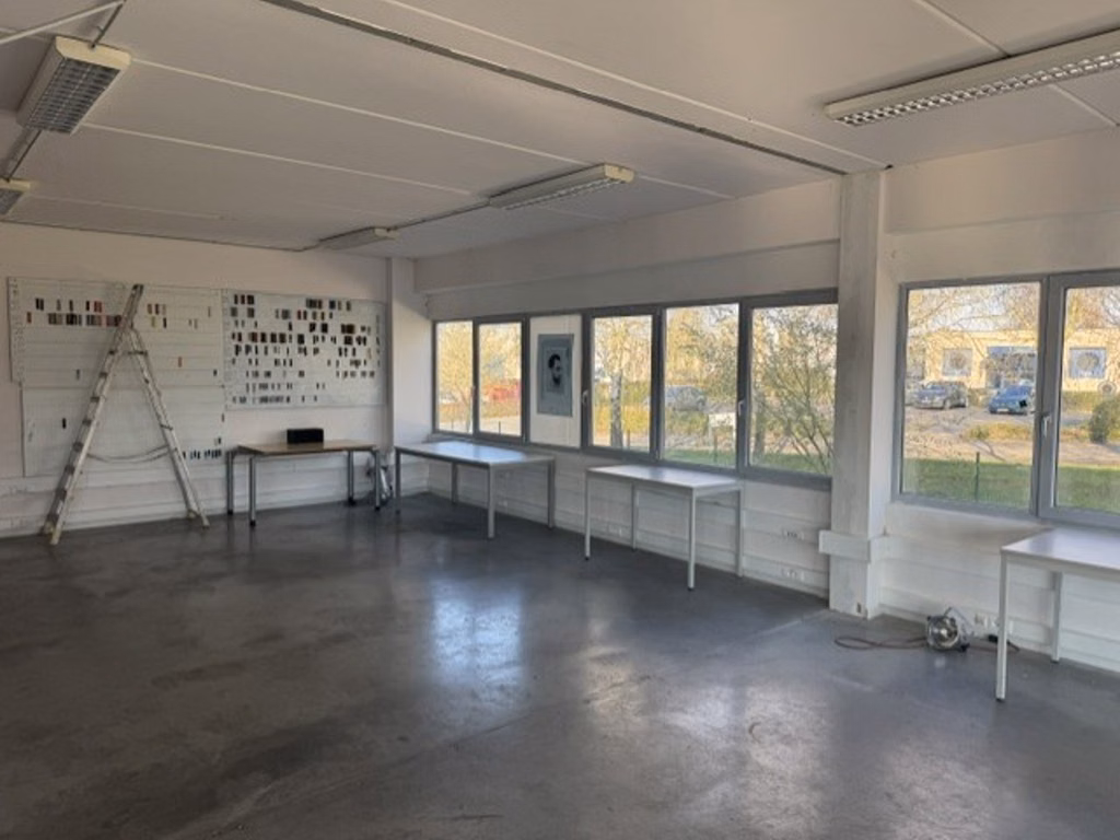 A VENDRE - SAINTES - IMMEUBLE POLYVALENT