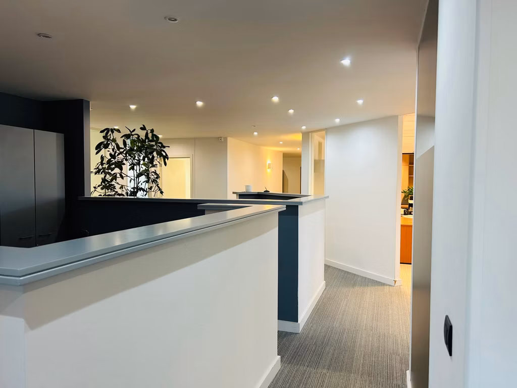 PLATEAU 3EME ETAGE / DROITE