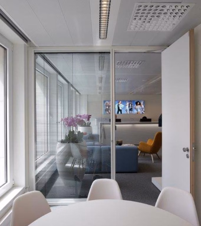 PRINCES 8-10 - B - 352/4029