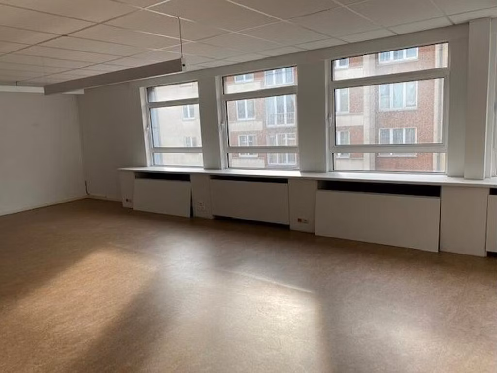 A LOUER - BUREAUX - SCHAERBEEK