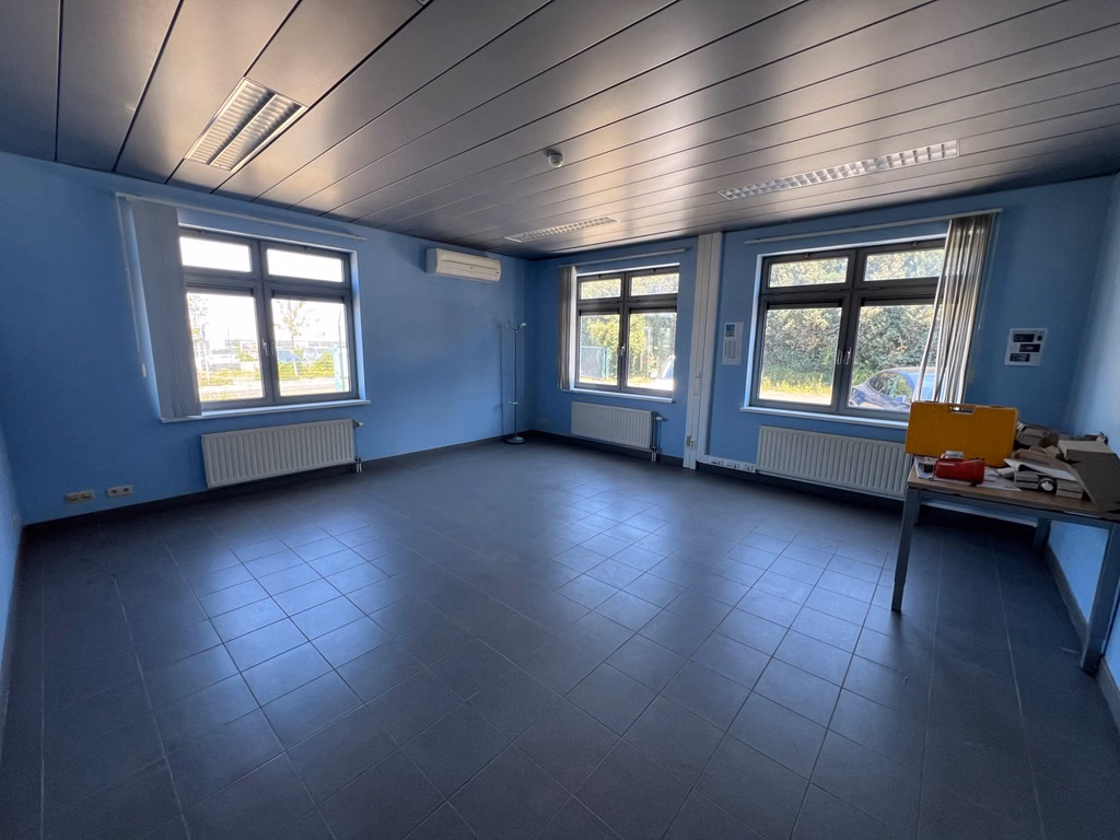 A VENDRE - P.A.E Soignies Guelenne - Immeuble semi-industriel